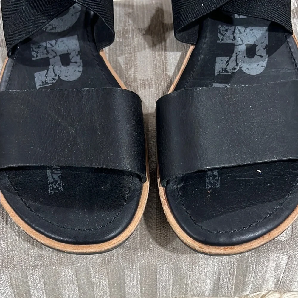 Sorel Black Sporty Ella III Ankle Strap Flat Sandals with Cushioned Footbed - Picture 9 of 10